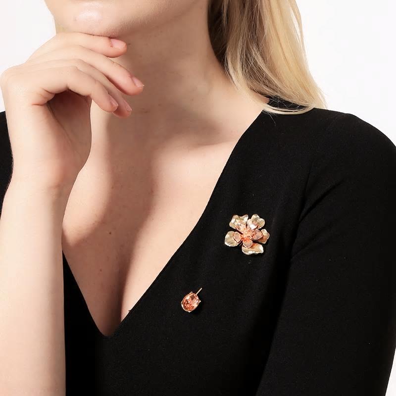 Collar pin brooch shop
