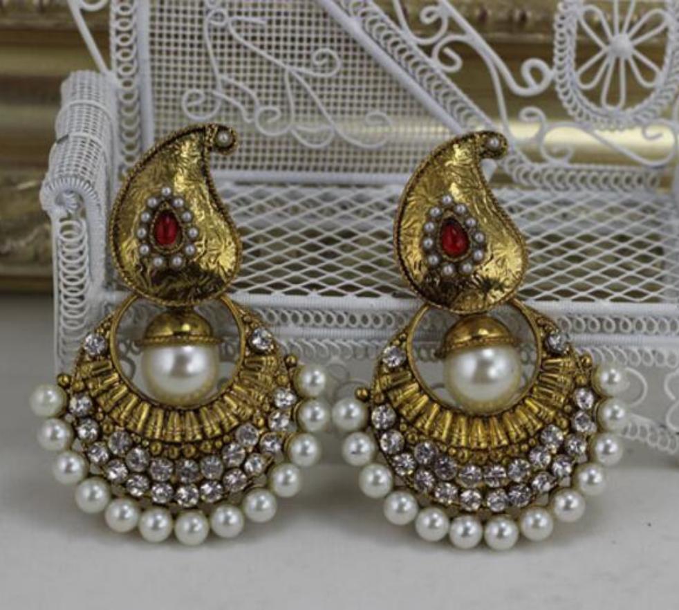 Andhra style on sale gold earrings