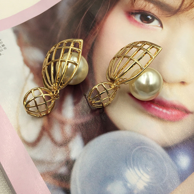 Hollow Geometric Fashion Pearl Drop Cage Earrings