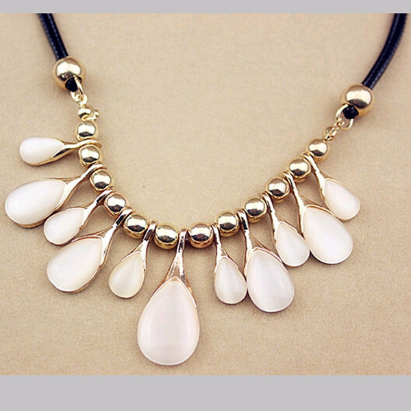 Opal crystal droplets love flowers chain short necklace - [neshe.in]