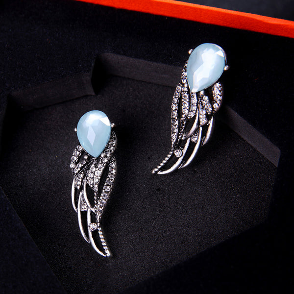 Vintage Silver Wings Shaped Crystal Earring - [neshe.in]