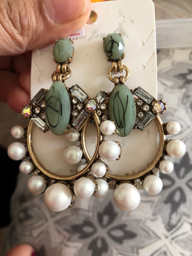 Simulated Pearl Green Chandelier Party Statement Earring - [neshe.in]