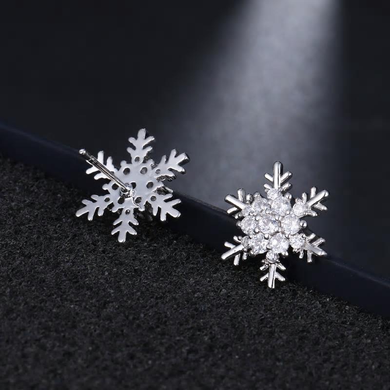 Stylish Snow Flake CZ Crystal Stud Earring - [neshe.in]