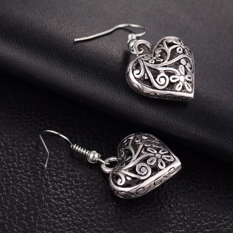 Silver Antique Heart Shaped Earring For Valentine Day - [neshe.in]